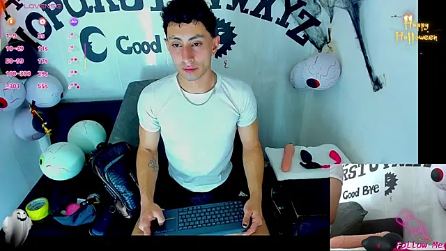 Piggy Eddy online show from November 1, 2025, 9:50 pm