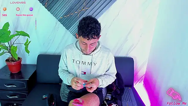 Piggy Eddy online show from November 25, 2025, 10:32 pm