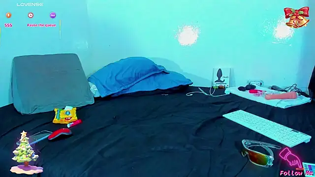 Snapshot of Piggy_Eddy chatting on December 23, 2025, 1:47 am Piggy Eddy online show from December 23, 2025, 1:47 am