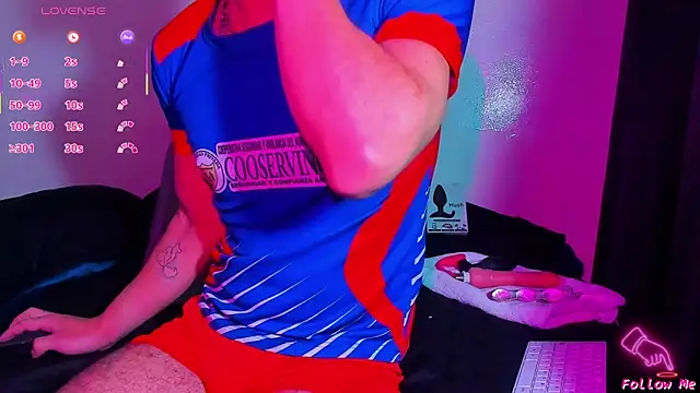 Snapshot of Piggy_Eddy chatting on February 23, 2026, 2:20 am Piggy Eddy online show from February 23, 2026, 2:20 am