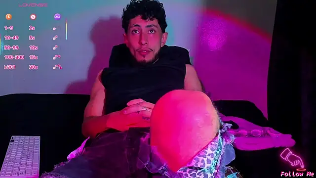 Snapshot of Piggy_Eddy chatting on February 24, 2026, 4:32 am Piggy Eddy online show from February 24, 2026, 4:32 am