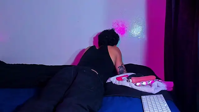 Snapshot of Piggy_Eddy chatting on February 26, 2026, 2:21 am Piggy Eddy online show from February 26, 2026, 2:21 am