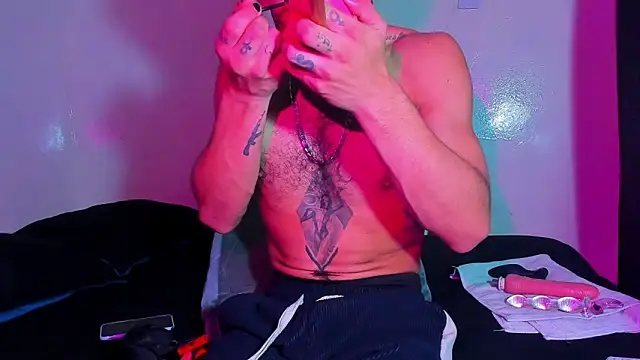 Snapshot of Piggy_Eddy chatting on March 4, 2026, 3:01 am Piggy Eddy online show from March 4, 2026, 3:01 am