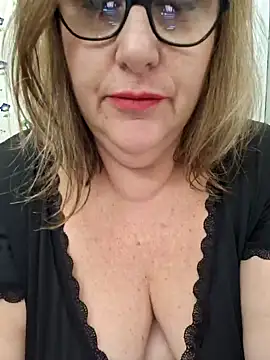 Snapshot of Mara-24 chatting on January 12, 2025, 10:43 pm Mara-24 online show from January 12, 2025, 10:43 pm