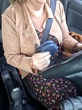 Snapshot of Mara-24 chatting on November 2, 2025, 3:03 pm Mara-24 online show from November 2, 2025, 3:03 pm