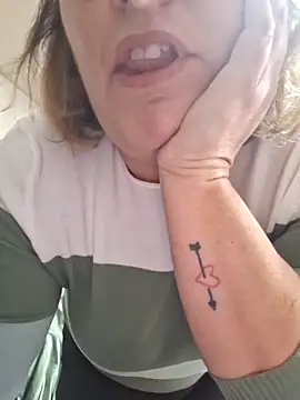 Snapshot of Mara-24 chatting on December 16, 2025, 12:43 pm Mara-24 online show from December 16, 2025, 12:43 pm