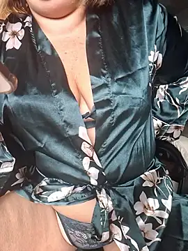 Snapshot of Mara-24 chatting on January 7, 2026, 10:40 am Mara-24 online show from January 7, 2026, 10:40 am