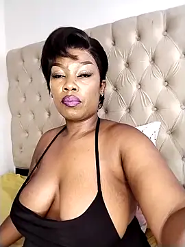 Snapshot of bigbootyboohle chatting on February 15, 2026, 8:02 am bigbootyboohle online show from February 15, 2026, 8:02 am