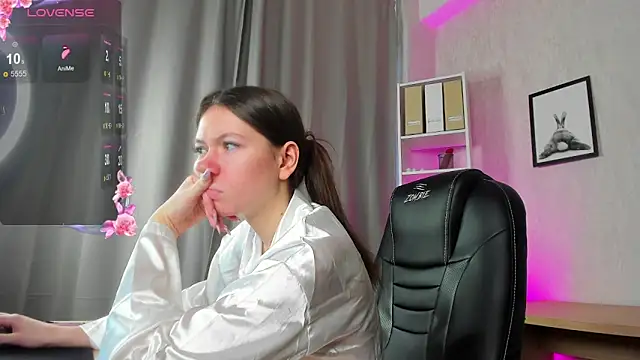 Snapshot of Nicole_Charm chatting on March 5, 2025, 2:14 am Nicole Charm online show from March 5, 2025, 2:14 am