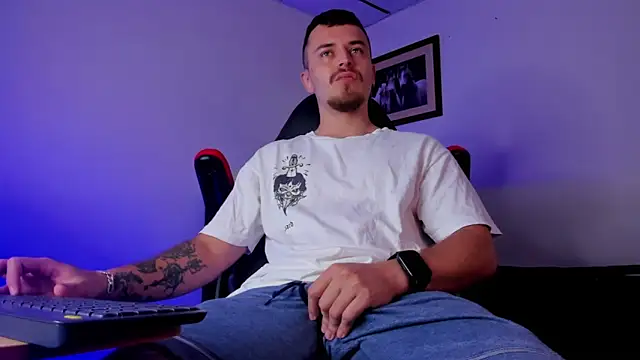 james connor2 online show from December 26, 2024, 9:15 pm