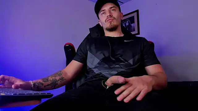 james connor2 online show from December 30, 2024, 6:49 pm