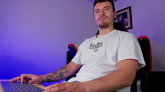 james connor2 online show from January 19, 2025, 2:28 pm