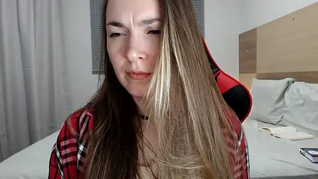 Snapshot of Naughty_Annn chatting on December 15, 2025, 1:43 am Naughty Annn online show from December 15, 2025, 1:43 am