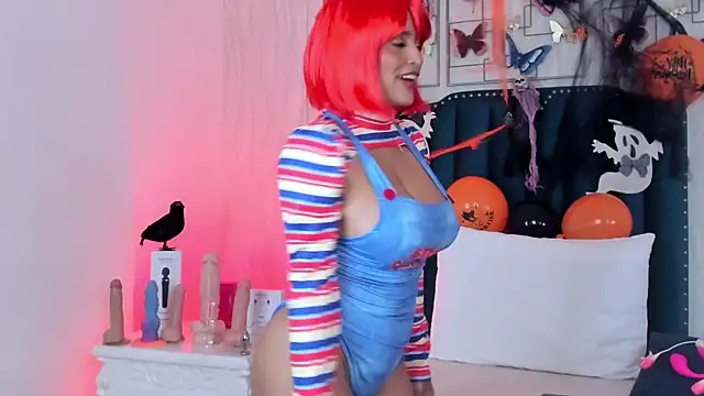 Snapshot of samara_warren chatting on October 31, 2025, 12:06 pm samara warren online show from October 31, 2025, 12:06 pm