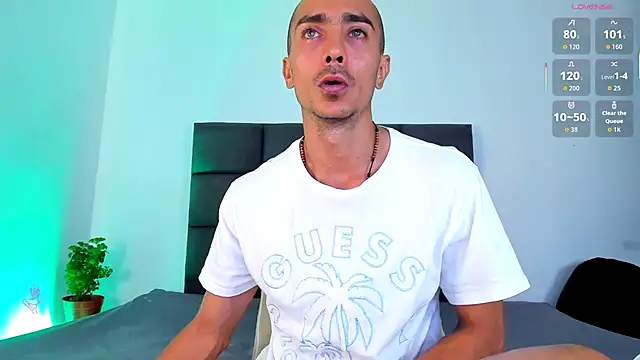 Snapshot of steven_hott8 chatting on December 15, 2025, 4:11 pm steven hott8 online show from December 15, 2025, 4:11 pm