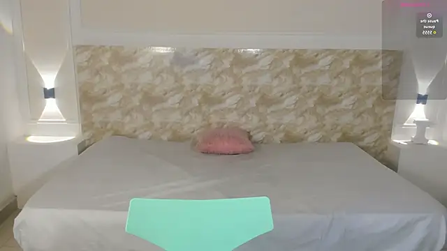 AliceRoss0 online show from November 6, 2025, 11:48 pm