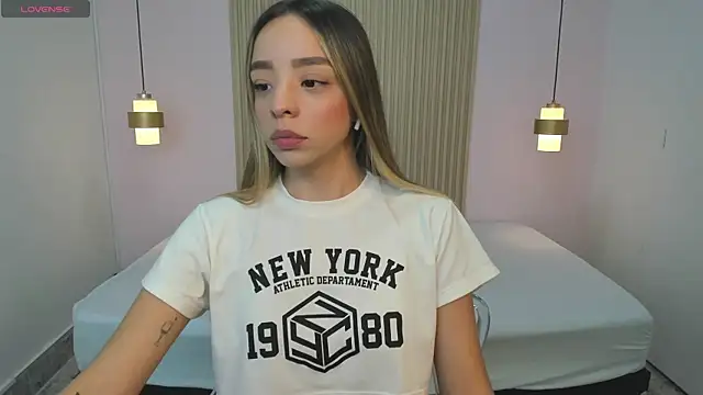 Snapshot of AliceRoss0 chatting on February 13, 2026, 8:16 pm AliceRoss0 online show from February 13, 2026, 8:16 pm