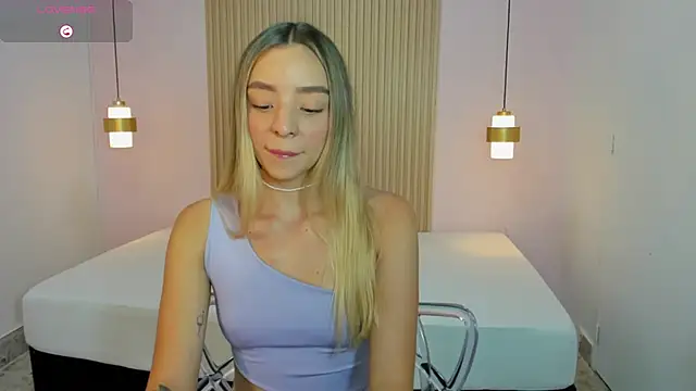AliceRoss0 online show from May 30, 2026, 9:34 pm