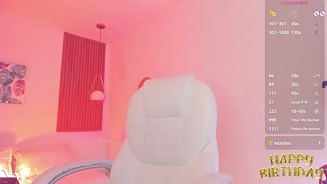 TiffanyWright online show from October 20, 2025, 12:16 pm