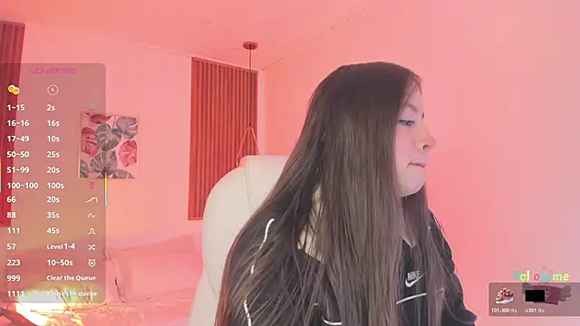 TiffanyWright online show from November 7, 2025, 11:32 am