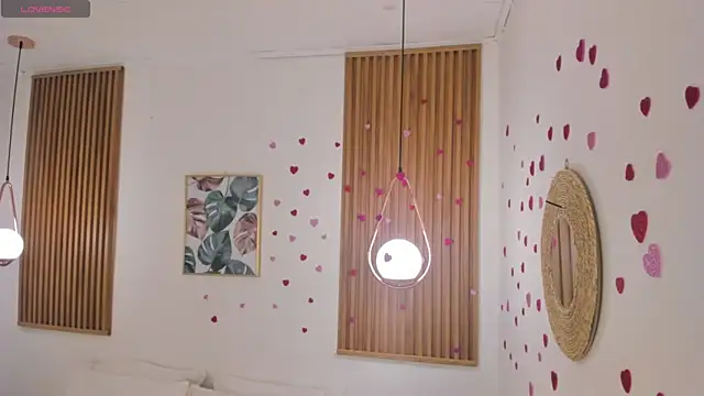 TiffanyWright online show from April 16, 2026, 1:34 pm