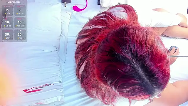 Snapshot of Amberluy chatting on December 19, 2025, 7:54 pm Amberluy online show from December 19, 2025, 7:54 pm