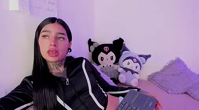 shadowcatt  online show from February 19, 2025, 11:04 pm