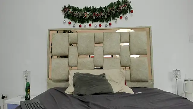 Snapshot of Saraa_lov chatting on December 14, 2024, 9:18 am Saraa lov online show from December 14, 2024, 9:18 am