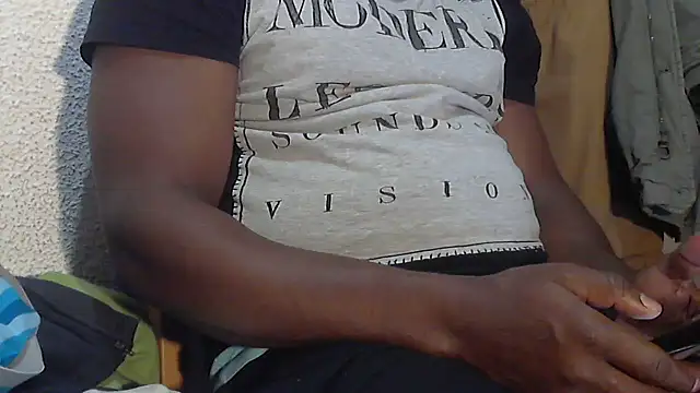 Snapshot of mmoiblack chatting on February 4, 2026, 8:47 pm mmoiblack online show from February 4, 2026, 8:47 pm