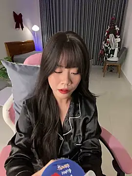 -rosiie- online show from February 17, 2025, 4:15 pm