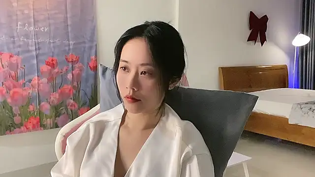 -rosiie- online show from February 28, 2025, 3:04 pm