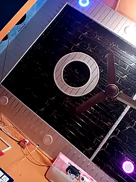 Snapshot of miyaababy chatting on December 21, 2025, 6:15 pm miyaababy online show from December 21, 2025, 6:15 pm