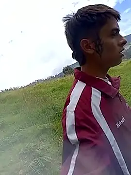 Snapshot of Cuervo_maniaco chatting on December 19, 2025, 5:42 pm Cuervo maniaco online show from December 19, 2025, 5:42 pm