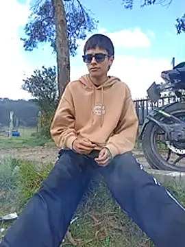 Snapshot of Cuervo_maniaco chatting on January 13, 2026, 5:07 pm Cuervo maniaco online show from January 13, 2026, 5:07 pm