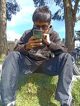 Snapshot of Cuervo_maniaco chatting on February 4, 2026, 3:07 pm Cuervo maniaco online show from February 4, 2026, 3:07 pm