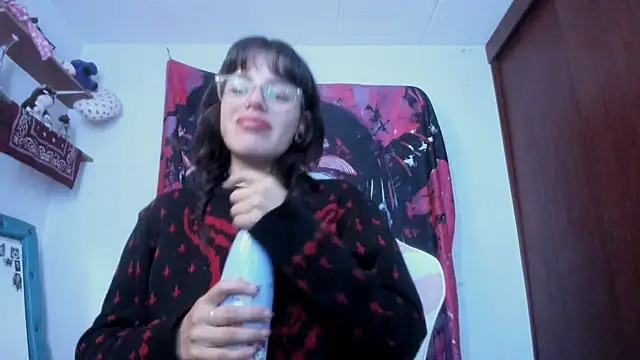 Lucyfx666 online show from May 26, 2026, 7:15 am