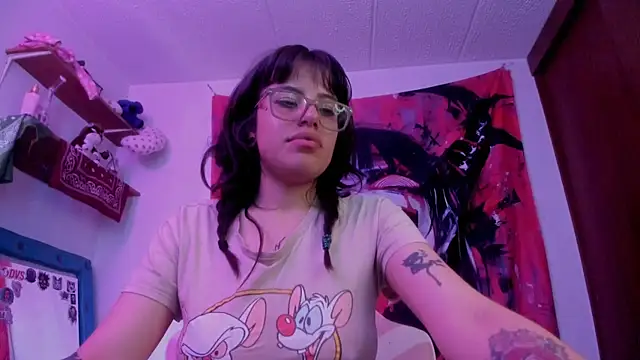Lucyfx666 online show from May 26, 2026, 7:21 pm