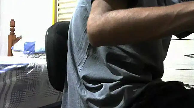 Snapshot of RenziTatte chatting on December 3, 2024, 2:05 pm RenziTatte online show from December 3, 2024, 2:05 pm