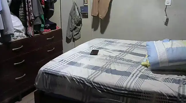 Snapshot of RenziTatte chatting on December 6, 2024, 2:46 am RenziTatte online show from December 6, 2024, 2:46 am