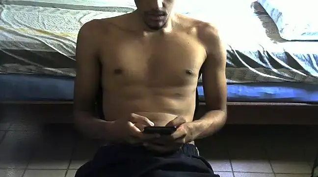 Snapshot of RenziTatte chatting on January 22, 2025, 2:24 pm RenziTatte online show from January 22, 2025, 2:24 pm