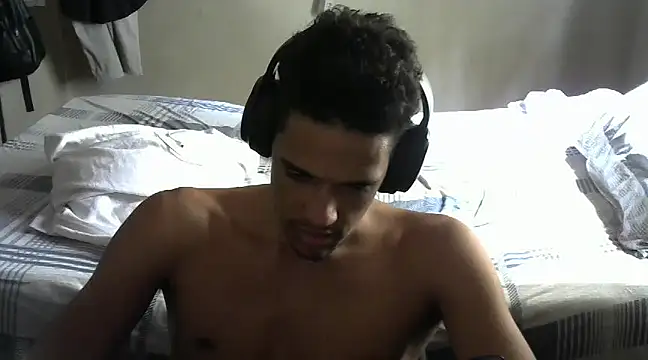 Snapshot of RenziTatte chatting on February 28, 2025, 3:15 pm RenziTatte online show from February 28, 2025, 3:15 pm