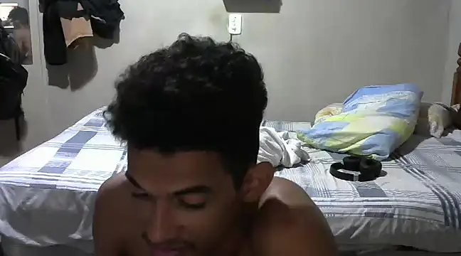 Snapshot of RenziTatte chatting on March 5, 2025, 4:45 am RenziTatte online show from March 5, 2025, 4:45 am