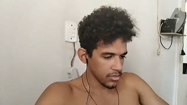 Snapshot of RenziTatte chatting on October 13, 2025, 2:17 pm RenziTatte online show from October 13, 2025, 2:17 pm