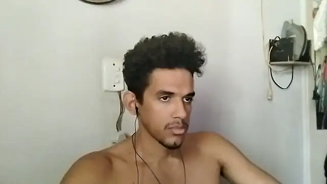 Snapshot of RenziTatte chatting on October 14, 2025, 4:41 pm RenziTatte online show from October 14, 2025, 4:41 pm