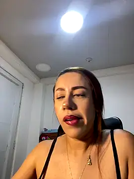 AnnbellaRosse online show from December 3, 2025, 9:13 pm