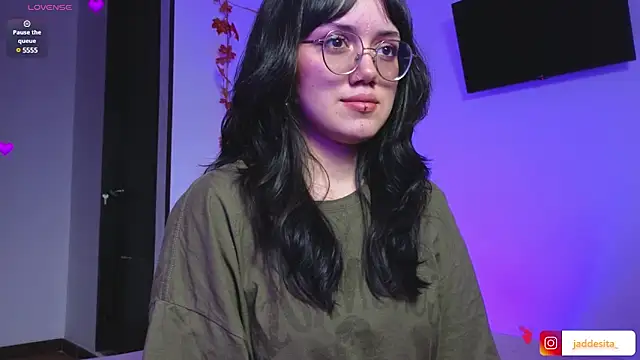 Snapshot of suzumi__ chatting on February 1, 2025, 9:43 am suzumi online show from February 1, 2025, 9:43 am