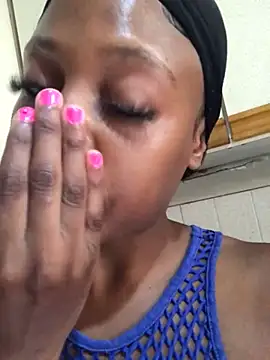 Snapshot of NAUGHTYSHALOTXX chatting on December 8, 2024, 7:47 am NAUGHTYSHALOTXX online show from December 8, 2024, 7:47 am