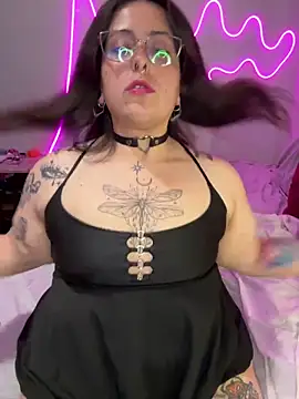 Snapshot of Mizztikaa chatting on December 10, 2024, 2:27 am Mizztikaa online show from December 10, 2024, 2:27 am