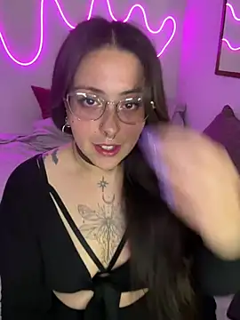 Snapshot of Mizztikaa chatting on December 25, 2024, 5:05 am Mizztikaa online show from December 25, 2024, 5:05 am