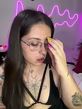 Snapshot of Mizztikaa chatting on January 29, 2025, 5:09 am Mizztikaa online show from January 29, 2025, 5:09 am